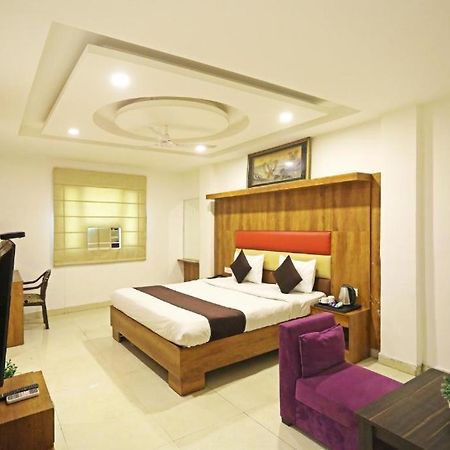 Hotel Urban Luxury 뉴델리 외부 사진