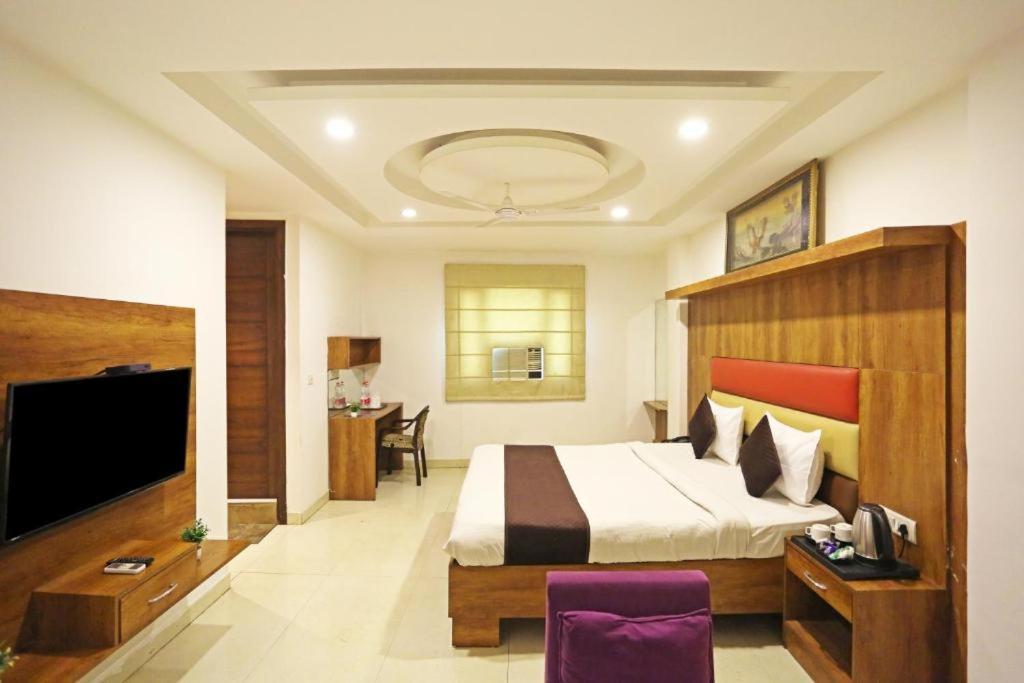 Hotel Urban Luxury 뉴델리 외부 사진