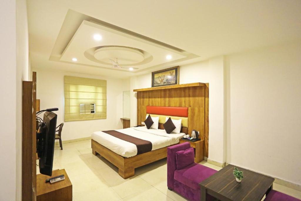 Hotel Urban Luxury 뉴델리 외부 사진