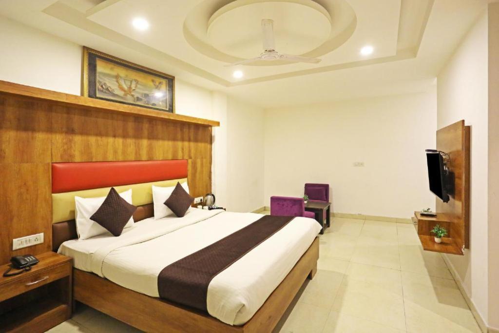 Hotel Urban Luxury 뉴델리 외부 사진